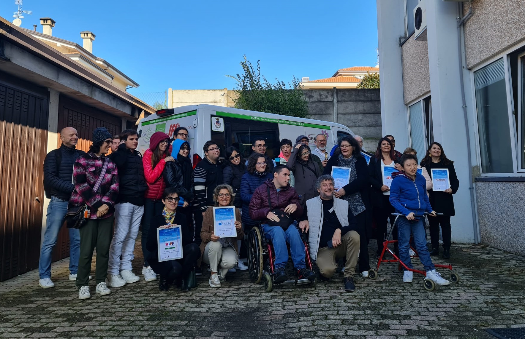 eurolabel cooperativa serena furgoncino sociale disabili-cut